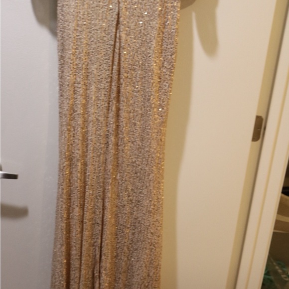 Sequence draped 3/4 gold floor length gown Ieena for Mac Duggal size 4 - Picture 3 of 8